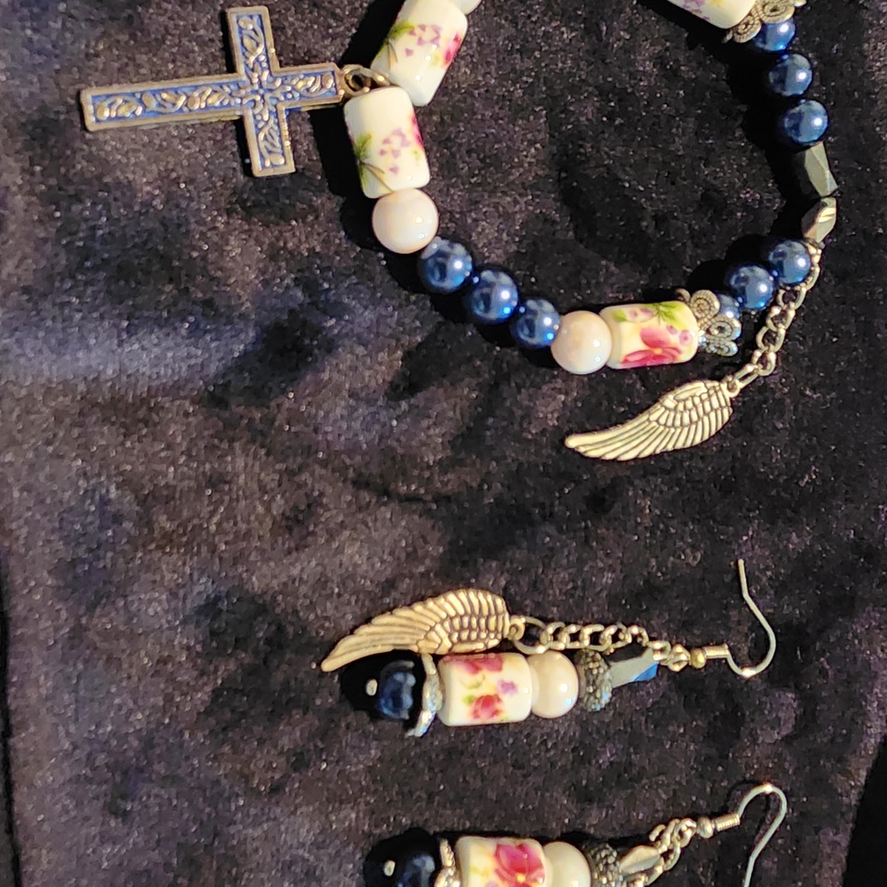 Elegant Blue and Gold Jewelry Set